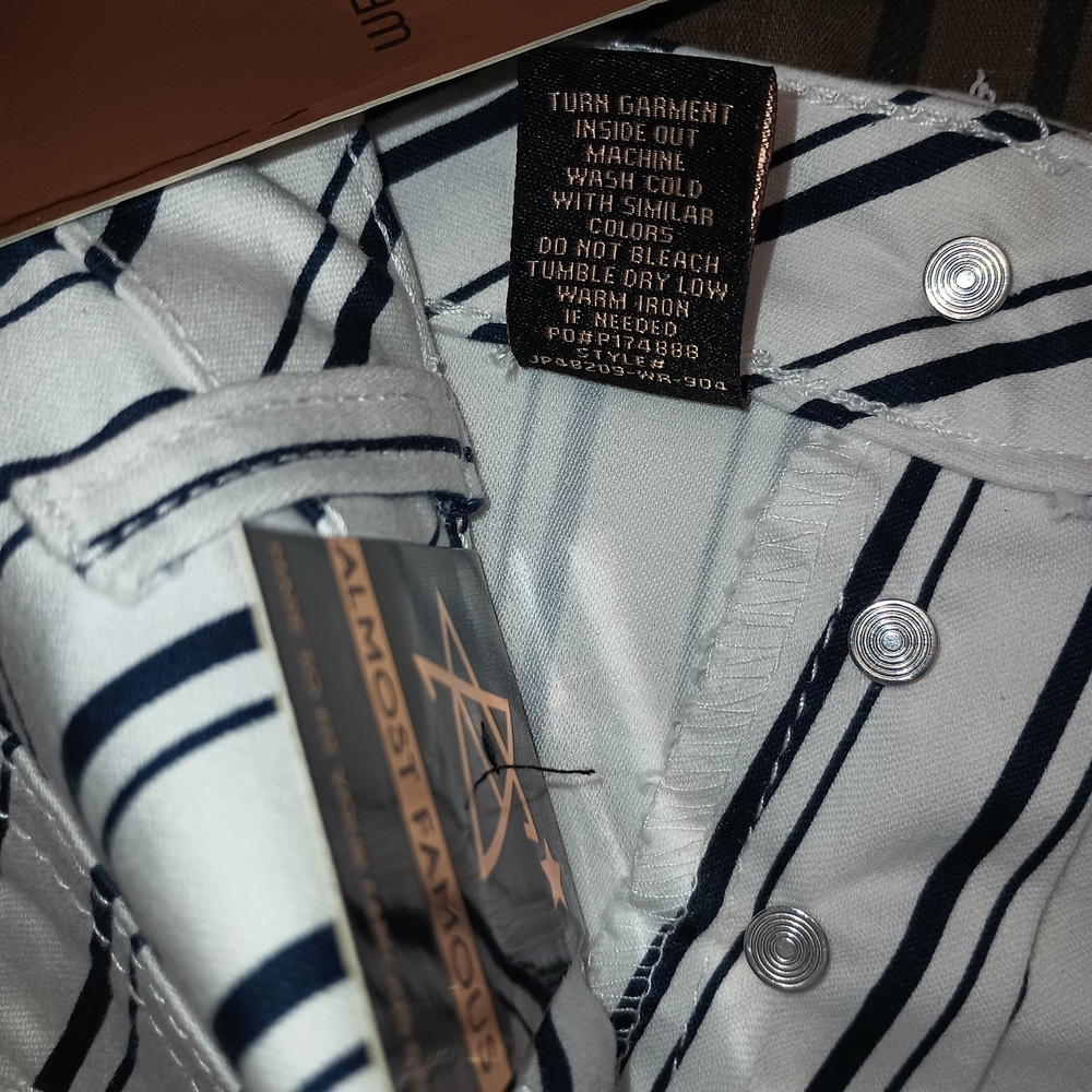 Almost Famous High Waist Striped Shorts 1 Juniors - Picture 8 of 8